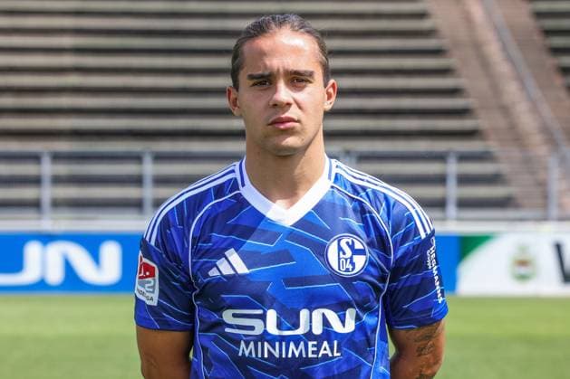 24.07.2025, Fussball, 2. Bundesliga, Saison 2025 2026, FC Schalke 04, Mauro Zalazar (FC Schalke 04) Gelsenkirchen Parkstadion NRW Deutschland xRHR-FOTO TRx