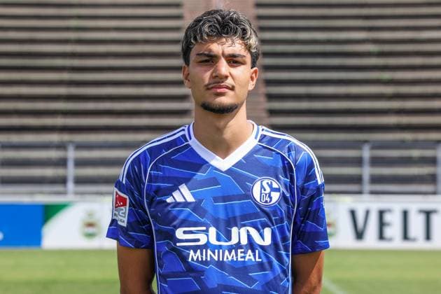 24.07.2025, Fussball, 2. Bundesliga, Saison 2025 2026, FC Schalke 04, Mertcan Ayhan (FC Schalke 04) Gelsenkirchen Parkstadion NRW Deutschland xRHR-FOTO TRx