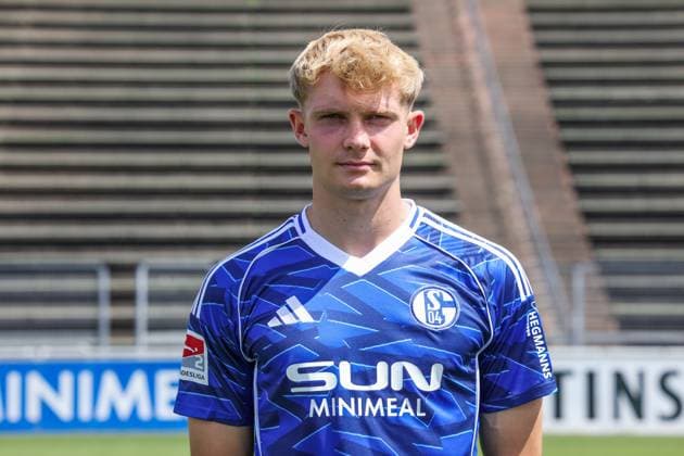 24.07.2025, Fussball, 2. Bundesliga, Saison 2025 2026, FC Schalke 04, Peter Remmert (FC Schalke 04) Gelsenkirchen Parkstadion NRW Deutschland xRHR-FOTO TRx