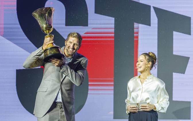 Draw Ceremony in Doha for FIBA Basketball World Cup 2027 Qualifiers DOHA, QATAR - MAY 13: Former German basketball player Dirk Nowitzki holds the trophy during the FIBA Basketball World Cup 2027 Qualifiers draw ceremony in Doha, Qatar. The tournament will be hosted by Qatar from August 27 to September 12, 2027. Doha Qatar. Editorial use only. Please get in touch for any other usage.  Copyright: x2025xAnadoluxMohammedxDabbousx