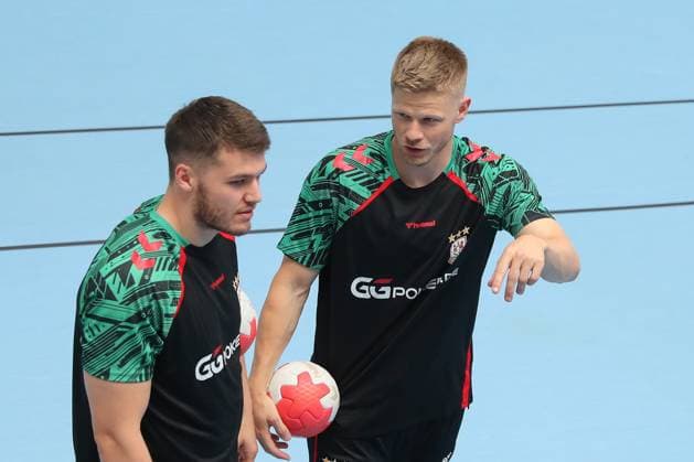 24.07.2025, xtgx, Handball, Daikin HBL, SC Magdeburg - Trainingsauftakt 2025 26 v.l. Elvar Örn Jonsson (Magdeburg), Sebastian Barthold (Magdeburg) Magdeburg