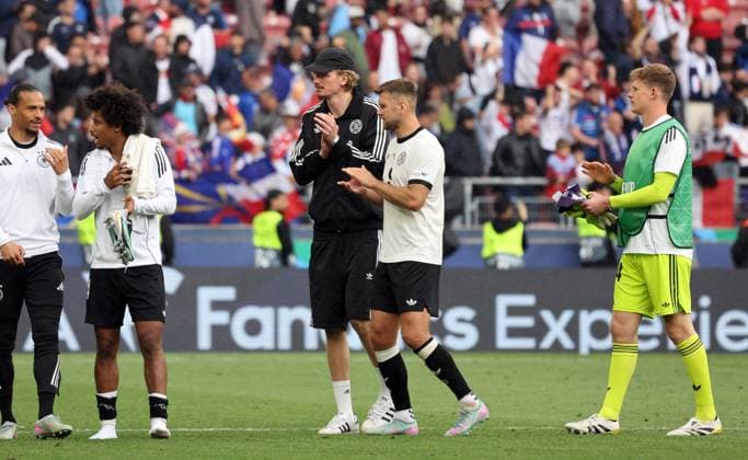 08.06.25 Deutschland - Frankreich Deutschland, Stuttgart, 08.06.2025, Fussball, UEFA Nations League, Spiel um Platz 3 in Stuttgart, Deutschland - Frankreich: v.l. Nick Woltemade, Niclas Füllkrug (beide Deutschland).
