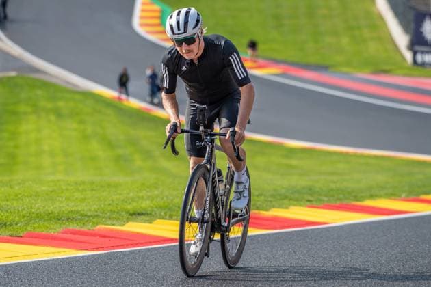 Formel 1 GP Spa Belgien. Donnerstag, 24.07.2025 Valtteri Bottas auf dem Rennrad; Formel 1 GP Spa Belgien. Donnerstag, 24.07.2025 Copyright: xBEAUTIFULxSPORTS Erlhofx