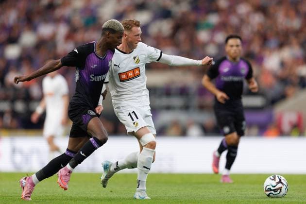 250724 Nilson Angulo of Anderlecht and Julius Lindberg of Häcken during the UEFA Europa League second qualifying round match between Anderlecht and Häcken on July 24, 2025 in Brussels. Photo: Michael Erichsen BILDBYRAN COP 89 MI0855 fotboll football soccer fotball uefa europa league europa league kval qualifying round qualification anderlecht häcken bbeng Copyright: MICHAELxERICHSEN BB250724MI052