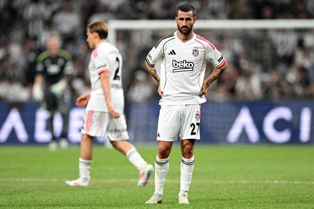Besiktas v Shakhtar Donetsk - UEFA Europa League ISTANBUL, TURKIYE - JULY 24: Players of Besiktas react after losing a goal during the UEFA Europa League second qualifying round first leg match between Besiktas and Shakhtar Donetsk at Tupras Stadium in Istanbul, Turkiye, on July 24, 2025. Ali Atmaca Anadolu Istanbul Turkey. Editorial use only. Please get in touch for any other usage.  Copyright: x2025xAnadoluxAlixAtmacax
