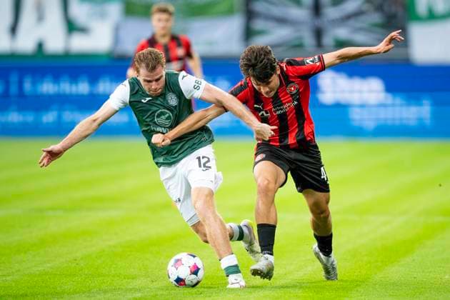 Qualification for Europa League: FC Midtjylland-Hibernian FC Midtjylland s Mikel Gogorza in action with Hibernian FC s Chris Cadden during the match between FC Midtjylland and Hibernian in a qualification match for the Europa League at MCH Arena in Herning on Thursday, July 24, 2025. (Photo: Bo Amstrup Ritzau Scanpix) , Herning Denmark Mors Copyright: BoxAmrstrupx xRitzauxScanpix BoxAmstrupx spdk20250724-220235-L