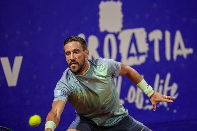 Umag, Croatia, 240725. 35th Plava Laguna Croatia Open Umag. Quarterfinal tennis match between Bosnian Damir Dzumhur and Frenchman Titouan Droguet. Photo: Goran Sebelic CROPIX Copyright: xxGoranxSebelicx dzumhur_droguet16-240725