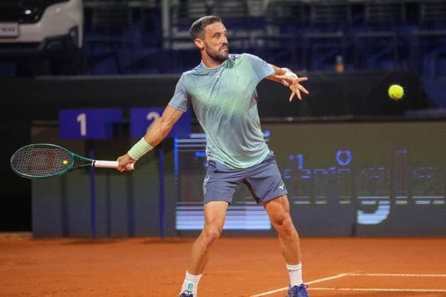 Umag, Croatia, 240725. 35th Plava Laguna Croatia Open Umag. Quarterfinal tennis match between Bosnian Damir Dzumhur and Frenchman Titouan Droguet. Photo: Goran Sebelic CROPIX Copyright: xxGoranxSebelicx dzumhur_droguet18-240725