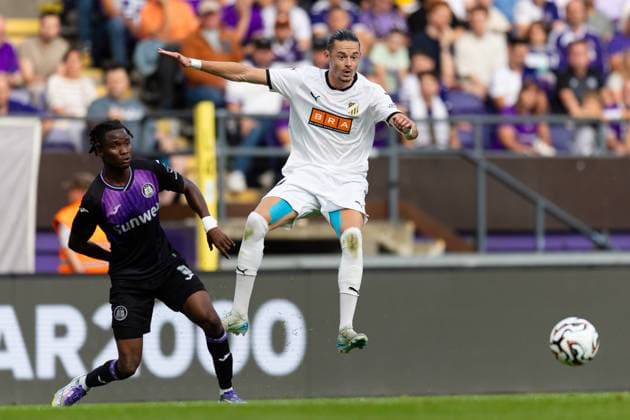 250724 Amor Layouni of Häcken and Moussa Ndiaye of Anderlecht during the UEFA Europa League second qualifying round match between Anderlecht and Häcken on July 24, 2025 in Brussels. Photo: Michael Erichsen BILDBYRAN COP 89 MI0855 anderlecht bbeng europa league football fotball fotboll häcken kval qualification qualifying round soccer uefa europa league Copyright: MICHAELxERICHSEN BB250724MI141