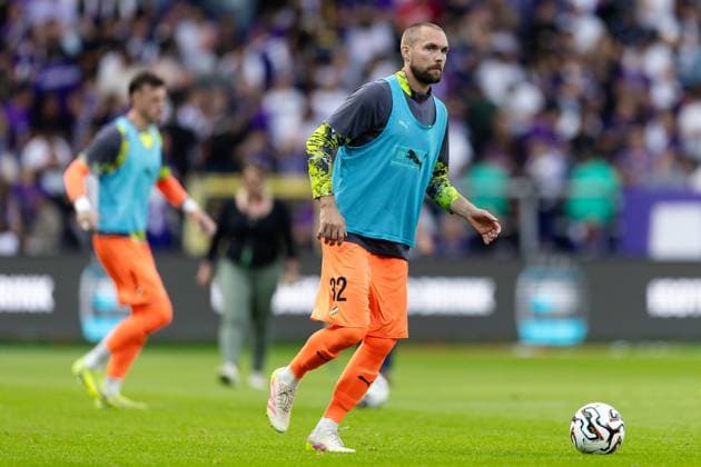 250724 Goalkeeper Oscar Jansson of Häcken during warm up ahead of the second half of the UEFA Europa League second qualifying round match between Anderlecht and Häcken on July 24, 2025 in Brussels. Photo: Michael Erichsen BILDBYRAN COP 89 MI0855 anderlecht bbeng europa league football fotball fotboll häcken kval qualification qualifying round soccer uefa europa league Copyright: MICHAELxERICHSEN BB250724MI162