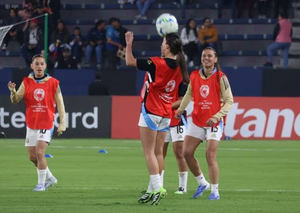 COPA AMERICA FEMENINA ECUADOR VS ARGENTINA 24 de julio del 2025 Encuentro entre Ecuador VS Argentina por Copa AmÃ rica Femenina en el estadio Banco Guayaquil. QUITO PICHINCHA ECUADOR Copyright: xHENRYxLAPOx