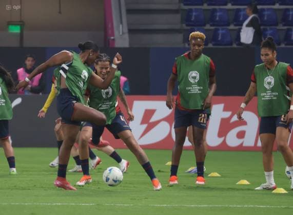 COPA AMERICA FEMENINA ECUADOR VS ARGENTINA 24 de julio del 2025 Encuentro entre Ecuador VS Argentina por Copa AmÃ rica Femenina en el estadio Banco Guayaquil. QUITO PICHINCHA ECUADOR Copyright: xHENRYxLAPOx