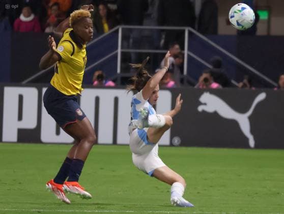 COPA AMERICA FEMENINA ECUADOR VS ARGENTINA 24 de julio del 2025 Encuentro entre Ecuador VS Argentina por Copa AmÃ rica Femenina en el estadio Banco Guayaquil. QUITO PICHINCHA ECUADOR Copyright: xHENRYxLAPOx