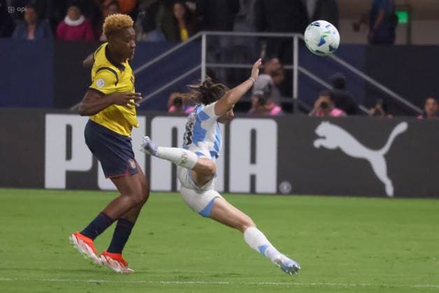 COPA AMERICA FEMENINA ECUADOR VS ARGENTINA 24 de julio del 2025 Encuentro entre Ecuador VS Argentina por Copa AmÃ rica Femenina en el estadio Banco Guayaquil. QUITO PICHINCHA ECUADOR Copyright: xHENRYxLAPOx