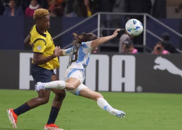 COPA AMERICA FEMENINA ECUADOR VS ARGENTINA 24 de julio del 2025 Encuentro entre Ecuador VS Argentina por Copa AmÃ rica Femenina en el estadio Banco Guayaquil. QUITO PICHINCHA ECUADOR Copyright: xHENRYxLAPOx