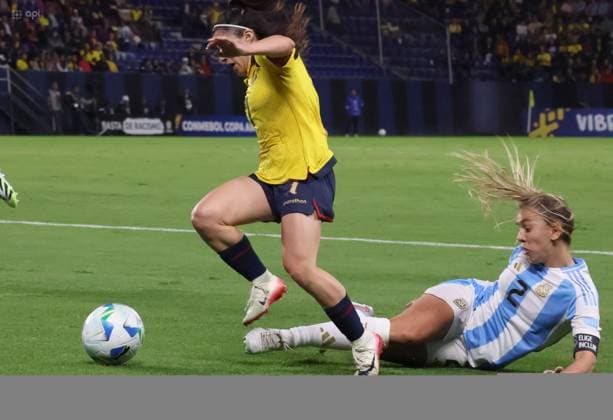 COPA AMERICA FEMENINA ECUADOR VS ARGENTINA 24 de julio del 2025 Encuentro entre Ecuador VS Argentina por Copa AmÃ rica Femenina en el estadio Banco Guayaquil. QUITO PICHINCHA ECUADOR Copyright: xHENRYxLAPOx