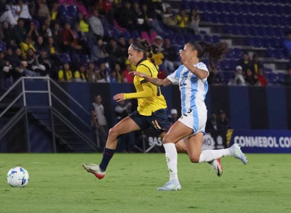 COPA AMERICA FEMENINA ECUADOR VS ARGENTINA 24 de julio del 2025 Encuentro entre Ecuador VS Argentina por Copa AmÃ rica Femenina en el estadio Banco Guayaquil. QUITO PICHINCHA ECUADOR Copyright: xHENRYxLAPOx