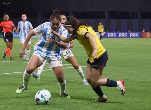 COPA AMERICA FEMENINA ECUADOR VS ARGENTINA 24 de julio del 2025 Encuentro entre Ecuador VS Argentina por Copa AmÃ rica Femenina en el estadio Banco Guayaquil. QUITO PICHINCHA ECUADOR Copyright: xHENRYxLAPOx