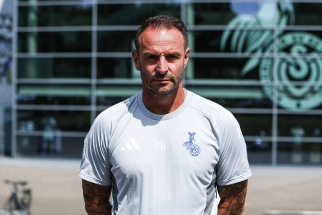 Fussball, 3.Liga Saison 2025 2026 Team- und Porträtfototermin MSV Duisburg 24.07.2025, schauinsland-reisen-arena Dietmar Hirsch (Cheftrainer, MSV Duisburg) Duisburg schauinsland-reisen-arena Nordrhein-Westfalen Deutschland