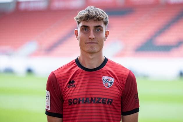 FC Ingolstadt 04; 3.Liga, Porträttermin 2025 2026, Elias Decker (4, FCI) 3. Liga - FC Ingolstadt 04 Saison 2025 2026