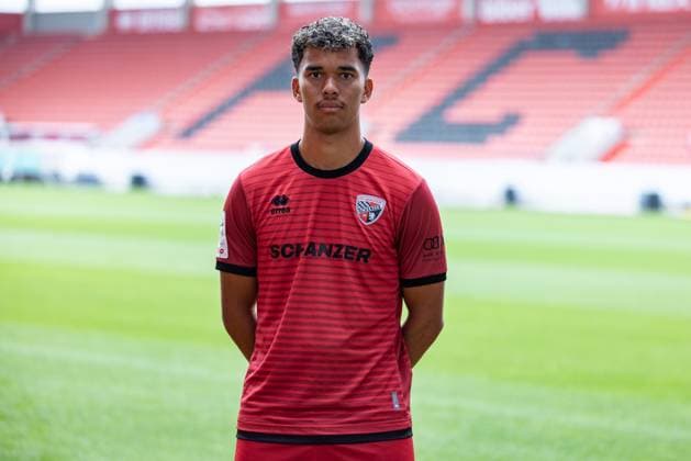 FC Ingolstadt 04; 3.Liga, Porträttermin 2025 2026, Yann Sturm (7, FCI) 3. Liga - FC Ingolstadt 04 Saison 2025 2026