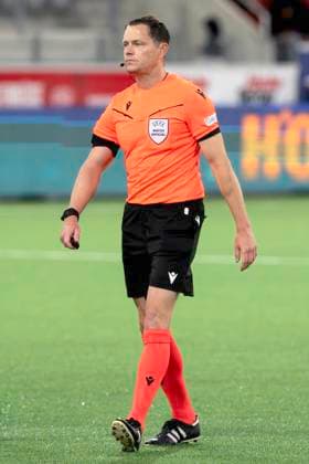 Schiedsrichter Darren England, ENG, FC Lugano - CFR Cluj, Qualifikationsrunde UEFA Europa League, Fussball, 24.07.2025