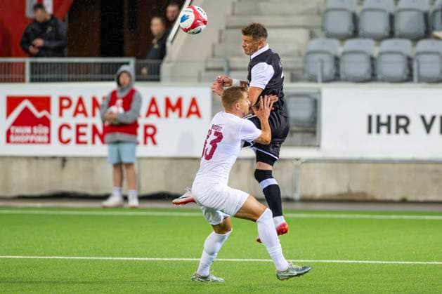 Ezgjan Alioski, FCL, vo. Antonio Bosec, CFR, FC Lugano - CFR Cluj, Qualifikationsrunde UEFA Europa League, Fussball, 24.07.2025