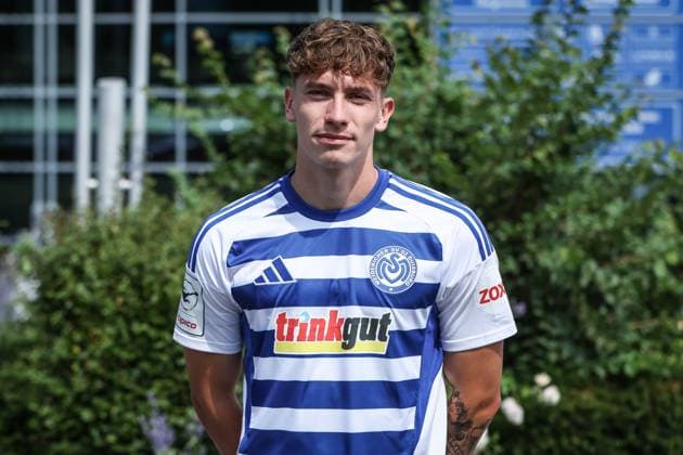 Fussball, 3.Liga Saison 2025 2026 Team- und Porträtfototermin MSV Duisburg 24.07.2025, schauinsland-reisen-arena Tim Heike (MSV Duisburg, 9) Duisburg schauinsland-reisen-arena Nordrhein-Westfalen Deutschland