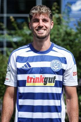 Fussball, 3.Liga Saison 2025 2026 Team- und Porträtfototermin MSV Duisburg 24.07.2025, schauinsland-reisen-arena Tobias Fleckstein (MSV Duisburg, 5) Duisburg schauinsland-reisen-arena Nordrhein-Westfalen Deutschland