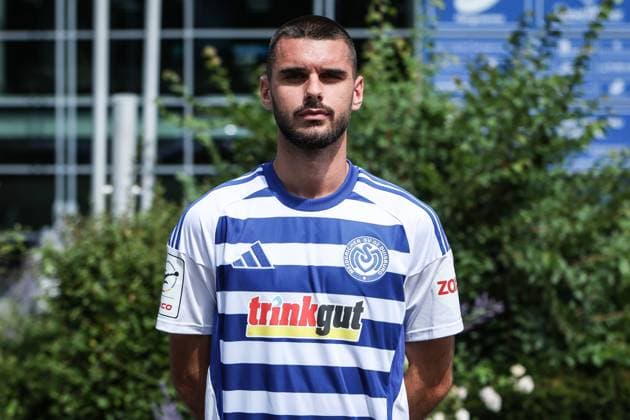 Fussball, 3.Liga Saison 2025 2026 Team- und Porträtfototermin MSV Duisburg 24.07.2025, schauinsland-reisen-arena Rasim Bulic (MSV Duisburg, 6) Duisburg schauinsland-reisen-arena Nordrhein-Westfalen Deutschland