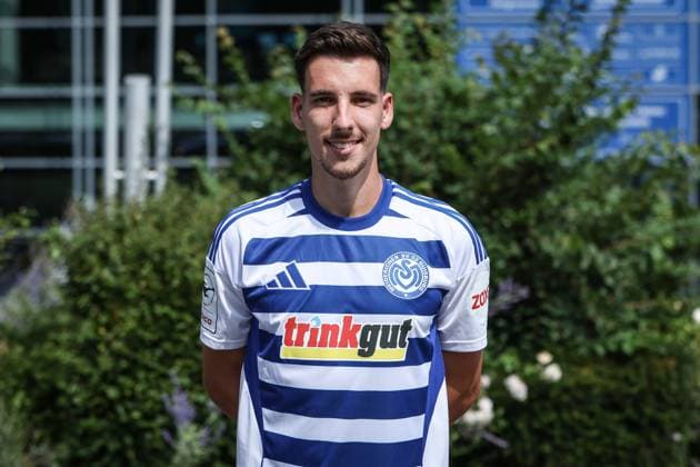 Fussball, 3.Liga Saison 2025 2026 Team- und Porträtfototermin MSV Duisburg 24.07.2025, schauinsland-reisen-arena Conor Noß (MSV Duisburg,14) Duisburg schauinsland-reisen-arena Nordrhein-Westfalen Deutschland