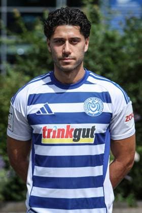 Fussball, 3.Liga Saison 2025 2026 Team- und Porträtfototermin MSV Duisburg 24.07.2025, schauinsland-reisen-arena Mert Göckan (MSV Duisburg, 17) Duisburg schauinsland-reisen-arena Nordrhein-Westfalen Deutschland