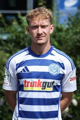 Fussball, 3.Liga Saison 2025 2026 Team- und Porträtfototermin MSV Duisburg 24.07.2025, schauinsland-reisen-arena Jannik Zahmel (MSV Duisburg, 21) Duisburg schauinsland-reisen-arena Nordrhein-Westfalen Deutschland