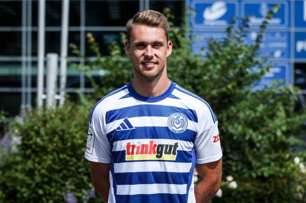 Fussball, 3.Liga Saison 2025 2026 Team- und Porträtfototermin MSV Duisburg 24.07.2025, schauinsland-reisen-arena Thilo Töpken (MSV Duisburg, 22) Duisburg schauinsland-reisen-arena Nordrhein-Westfalen Deutschland