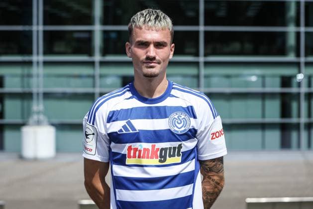 Fussball, 3.Liga Saison 2025 2026 Team- und Porträtfototermin MSV Duisburg 24.07.2025, schauinsland-reisen-arena Dennis Borkowski (MSV Duisburg, 25) Duisburg schauinsland-reisen-arena Nordrhein-Westfalen Deutschland