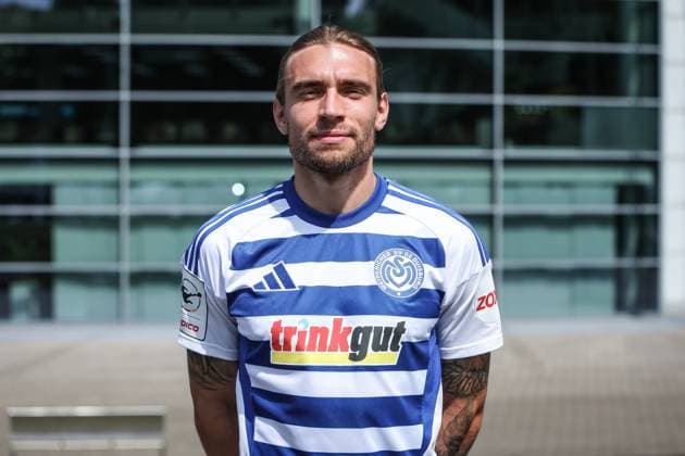 Fussball, 3.Liga Saison 2025 2026 Team- und Porträtfototermin MSV Duisburg 24.07.2025, schauinsland-reisen-arena Joshua Bitter (MSV Duisburg, 29) Duisburg schauinsland-reisen-arena Nordrhein-Westfalen Deutschland