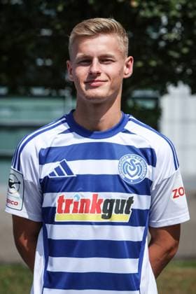 Fussball, 3.Liga Saison 2025 2026 Team- und Porträtfototermin MSV Duisburg 24.07.2025, schauinsland-reisen-arena Gabriel Sadlek (MSV Duisburg, 38) Duisburg schauinsland-reisen-arena Nordrhein-Westfalen Deutschland