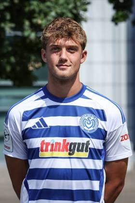 Fussball, 3.Liga Saison 2025 2026 Team- und Porträtfototermin MSV Duisburg 24.07.2025, schauinsland-reisen-arena Ben Schlicke (MSV Duisburg, 40) Duisburg schauinsland-reisen-arena Nordrhein-Westfalen Deutschland