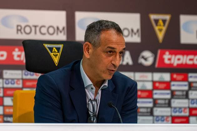 Der neue Geschaeftsfuehrer Rachid Azzouzi auf der PK Pressekonferenz zur Vorstellung von Rachid Azzouzi als neuen Geschäftsführer Sport, Fussball, 3. Liga, Saison 2025 2026, 25.07.2025 Pressekonferenz zur Vorstellung von Rachid Azzouzi als neuen Geschäftsführer Sport, Fussball, 3. Liga, Saison 2025 2026, 25.07.2025 Aachen Copyright: xEibner-Pressefoto J.xDerondeaux EP_JDU