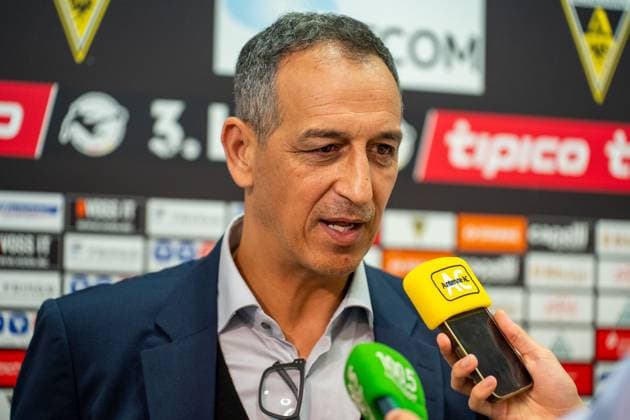 Der neue Geschaeftsfuehrer Rachid Azzouzi im Interview mit den lokalen Radiosendern Pressekonferenz zur Vorstellung von Rachid Azzouzi als neuen Geschäftsführer Sport, Fussball, 3. Liga, Saison 2025 2026, 25.07.2025 Pressekonferenz zur Vorstellung von Rachid Azzouzi als neuen Geschäftsführer Sport, Fussball, 3. Liga, Saison 2025 2026, 25.07.2025 Aachen Copyright: xEibner-Pressefoto J.xDerondeaux EP_JDU