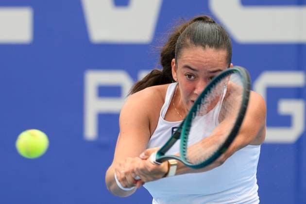 Czech tennis player Tereza Valentova playes against Czech Marie Bouzkova at the WTA, Tennis Damen Livesport Prague Open 2025 women s singles semifinals on the courts of TK Sparta Prague, in Prague, Czech Republic, on July 25, 2025. (CTKxPhoto MichalxKamaryt) CTKPhotoP2025072505010  CTKPhotoP2025072505010
