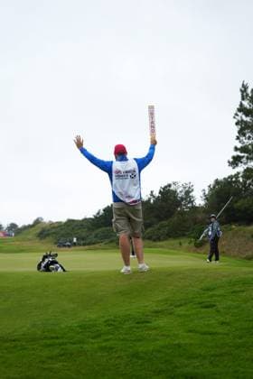 25th July 2025; Dundonald Links, Irvine, Scotland ISPS HANDA Womens Scottish Open Golf Round 2; a Marshall holds a quiet please sign at the 6th green  AlecxBrown