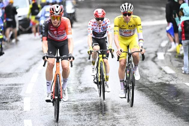 Dutch Thymen Arensman of Ineos Grenadiers, Danish Jonas Vingegaard Hansen of Team Visma-Lease a Bike and Slovenian Tadej Pogacar of UAE Team Emirates pictured in action during stage 19 of the 2025 Tour de France cycling race, from Albertville to La Plagne (130km), on Friday 25 July 2025 in France. The 112th edition of the Tour de France starts on Saturday 5 July in Lille, France, and will finish in Paris, France on the 27th of July. JASPERxJACOBS  x129997419x