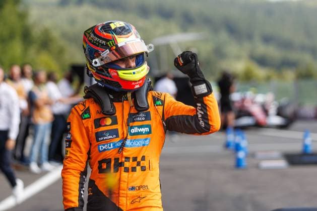 Oscar Piastri (McLaren Formula 1 Team, 81) bejubelt die Pole Position für das Sprint Rennen, Grosser Preis von Belgien, Motorsport, Formel 1, Saison 2025, 25.07.2025 Grosser Preis von Belgien, Motorsport, Formel 1, Saison 2025, 25.07.2025 Spa Franchorchamps Copyright: xEibner-Pressefoto AlexanderxNeisx EP_ANS