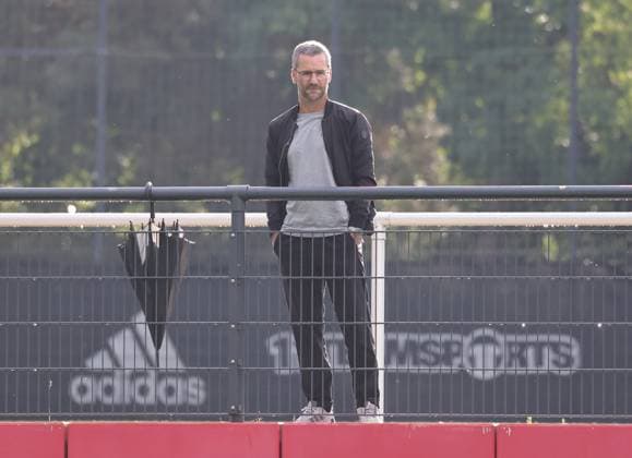 25.07.2025 - Fussball - Saison 2025 2026 - Regionalliga Bayern - 01. Spieltag: 1. FC Nürnberg FCN II ( Club ) - TSV Schwaben Augsburg - DaMa - xdaxmax - Michael Wiesinger (Leiter Nachwuchsleistungszentrum 1. FC Nürnberg FCN ) nachdenklich