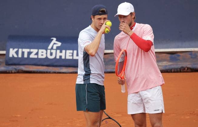 TENNIS - ATP, Tennis Herren Generali Open 2025 KITZBUEHEL,AUSTRIA,26.JUL.25 - TENNIS - ATP World Tour, Generali Open. Image shows Joel Schwaerzler (AUT) and Neil Oberleitner (AUT).  GEPAxpictures xMatthiasxHauer