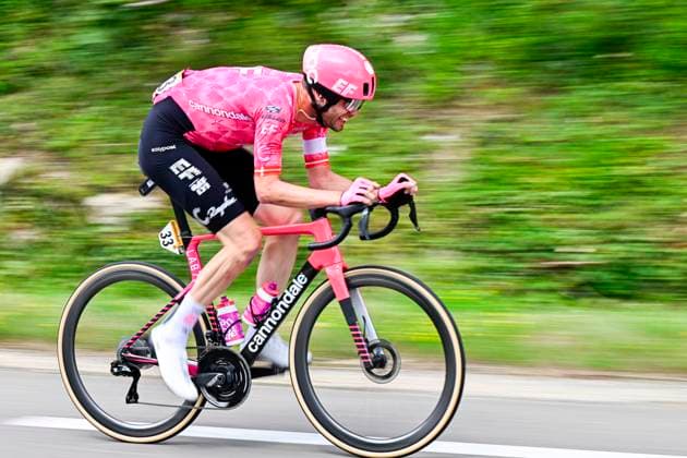 Tour de France 2025 Stage 20 PONTARLIER, FRANCE - JULY 26 : 33 Asgreen Kasper (DEN) of EF Education - Easypost alone in the escape pack during stage 20 of the 112th edition of Tour de France an UCI World Tour 2.UWT cycling road race stage for Men Elite of 185 km with start in Nantua and finish in Pontarlier on July 26, 2025 in Pontarlier, France, 26 07 2025 ( Motordriver Kenny Verfaillie - Pontarlier France  Copyright: xJasperxJacobsx