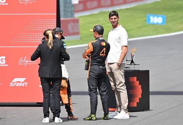 26.07.2025, xrarjax, Motorsport FIA Formel 1, Großer Preis von Belgien v.l. Lando Norris (McLaren) Startnummer 04, Thibaut Courtois (Real Madrid) Spa
