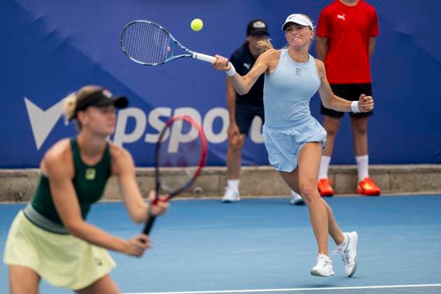 Czech tennis players Laura Samson (right) and Lucie Havlickova play against Nadiia Kichenok of Ukraine and Makoto Ninomiya of Japan at the WTA, Tennis Damen Livesport Prague Open 2025 women s doubles final on the courts of TK Sparta Prague, in Prague, Czech Republic, on July 26, 2025. (CTKxPhoto OndrejxDeml) CTKPhotoP2025072602784  CTKPhotoP2025072602784