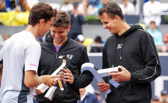 TENNIS - ATP, Tennis Herren Generali Open 2025 KITZBUEHEL,AUSTRIA,26.JUL.25 - TENNIS - ATP World Tour, Generali Open. Image shows Joel Schwaerzler (AUT), Patrik Rikl (CZE) and Petr Nouza (CZE).  GEPAxpictures xMatthiasxHauer